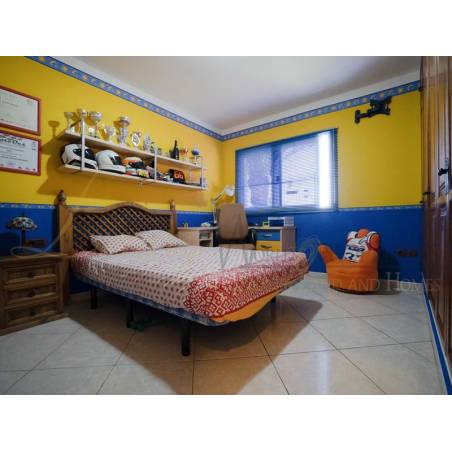 Sprzedaż - Nieruchomości - Dom / Apartament - Calle Navarra 1